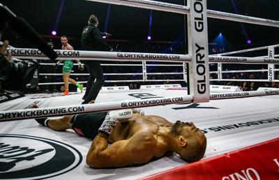 Marocanul Badr Hari, făcut KO de un ultras al celor de la Legia Varșovia!