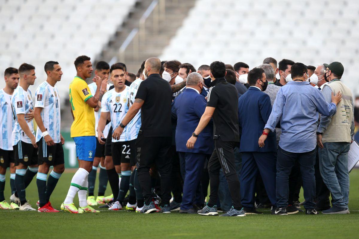 Brazilia - Argentina, suspendat în minutul 5! Scandal uriaș, „Pumele” în frunte cu Messi au ieșit de pe teren după intervenția autorităților