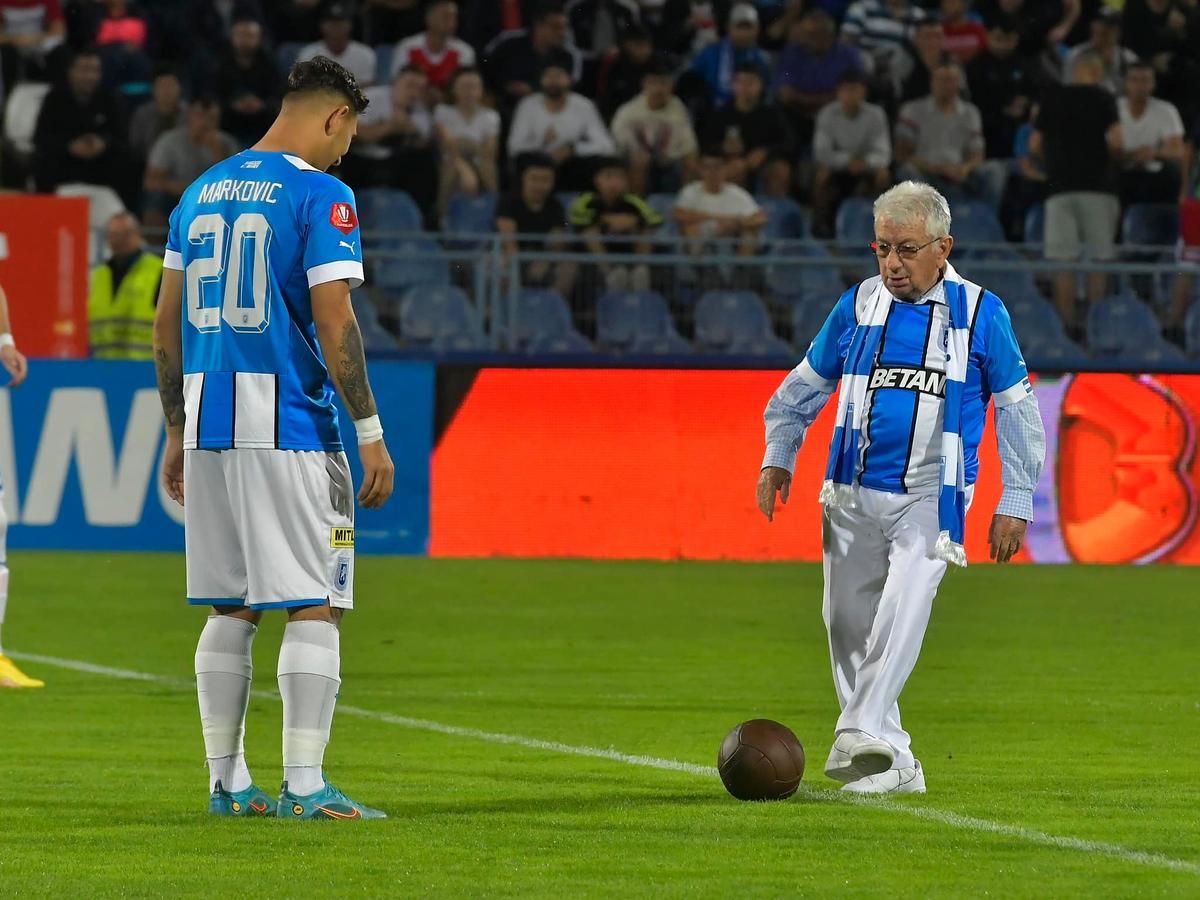 FOTO CS Universitatea Craiova - Farul
