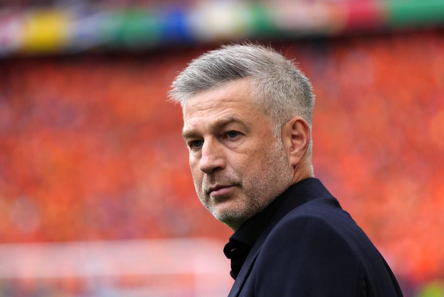 Edward Iordănescu (46 de ani) Ioan Varga, ultimatum pentru Dan Petrescu! Patronul lui CFR Cluj vrea să dea lovitura de 5 stele: pentru ce antrenor insistă