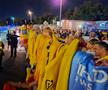 Scene penibile: generația de suflet, ascunsă de copii prin garduri de doi metri! Ce nu s-a văzut la TV, după umilința din România - Canada