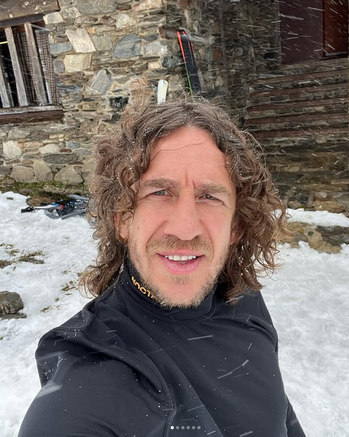 Incredibila transformare a lui Carles Puyol » S-a retras în munți, are o companie bazată pe realitatea virtuală și s-a apucat de acroyoga: „Nu faceți așa ceva acasă!”
