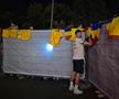 Scene penibile: generația de suflet, ascunsă de copii prin garduri de doi metri! Ce nu s-a văzut la TV, după umilința din România - Canada