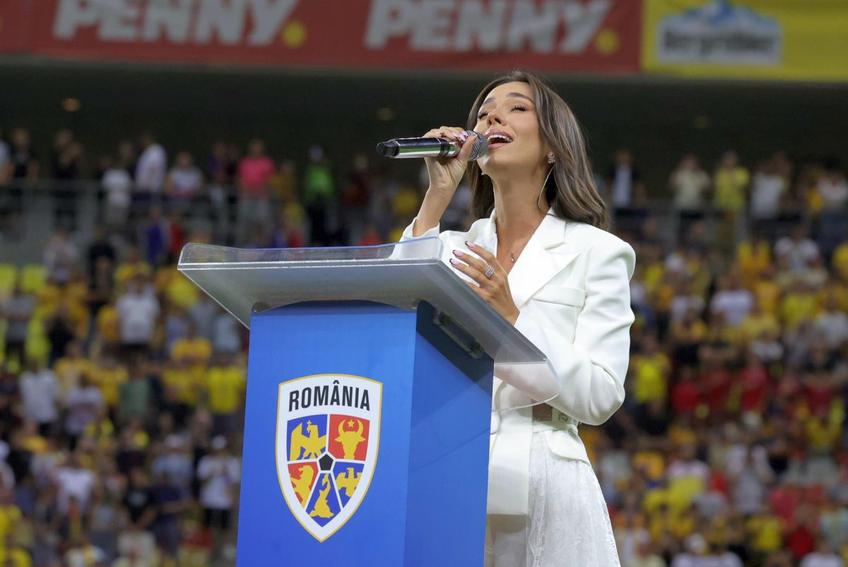 Mira a interpretat imnul României la meciul amical cu Canada / Foto: Ionuț Iordache GSP