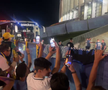 Scene penibile: generația de suflet, ascunsă de copii prin garduri de doi metri! Ce nu s-a văzut la TV, după umilința din România - Canada