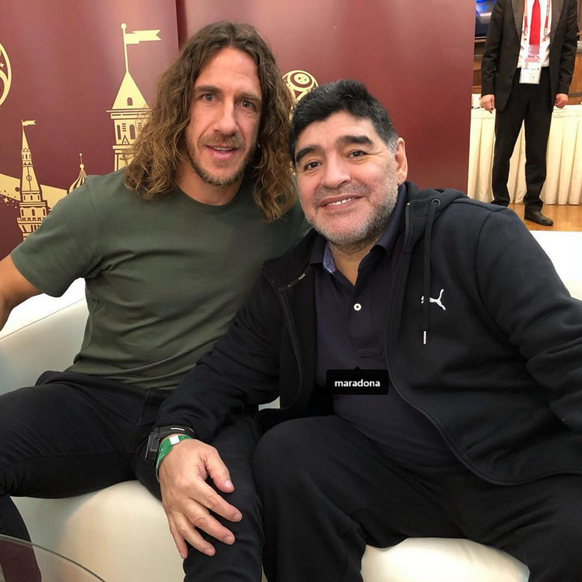 Incredibila transformare a lui Carles Puyol » S-a retras în munți, are o companie bazată pe realitatea virtuală și s-a apucat de acroyoga: „Nu faceți așa ceva acasă!”