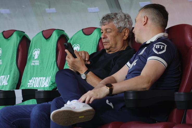 Mircea Lucescu, înainte de România - Canada/ foto: Ionuț Iordache (GSP)