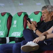 Mircea Lucescu, înainte de România - Canada/ foto: Ionuț Iordache (GSP)