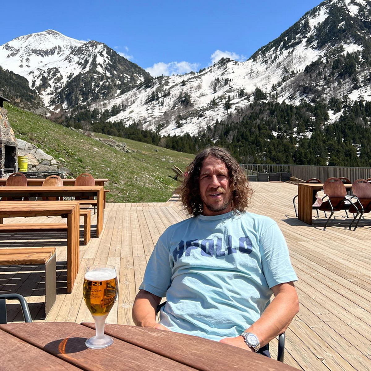 Incredibila transformare a lui Carles Puyol » S-a retras în munți, are o companie bazată pe realitatea virtuală și s-a apucat de acroyoga: „Nu faceți așa ceva acasă!”