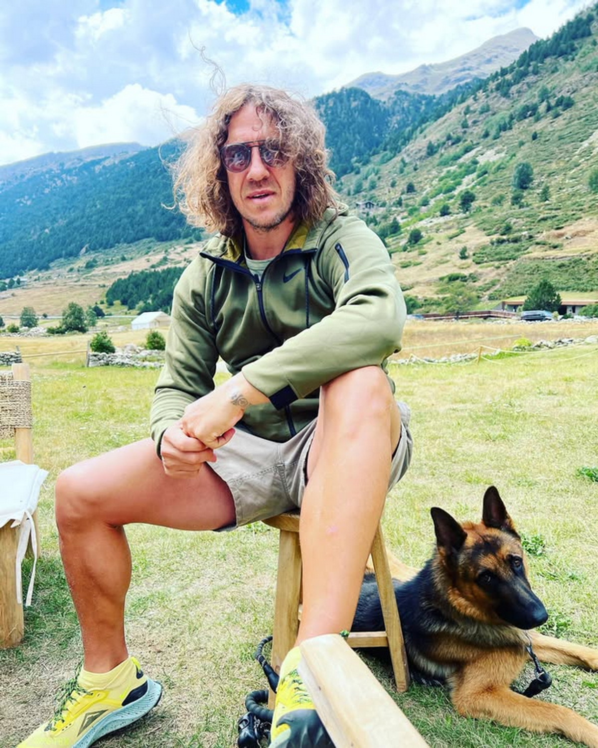 Incredibila transformare a lui Carles Puyol » S-a retras în munți, are o companie bazată pe realitatea virtuală și s-a apucat de acroyoga: „Nu faceți așa ceva acasă!”