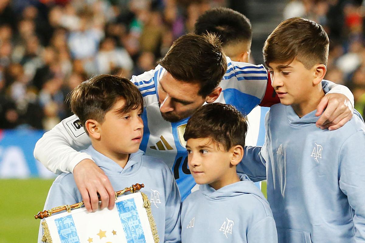 Lionel Messi a izbucnit în lacrimi înainte de Argentina - Venezuela