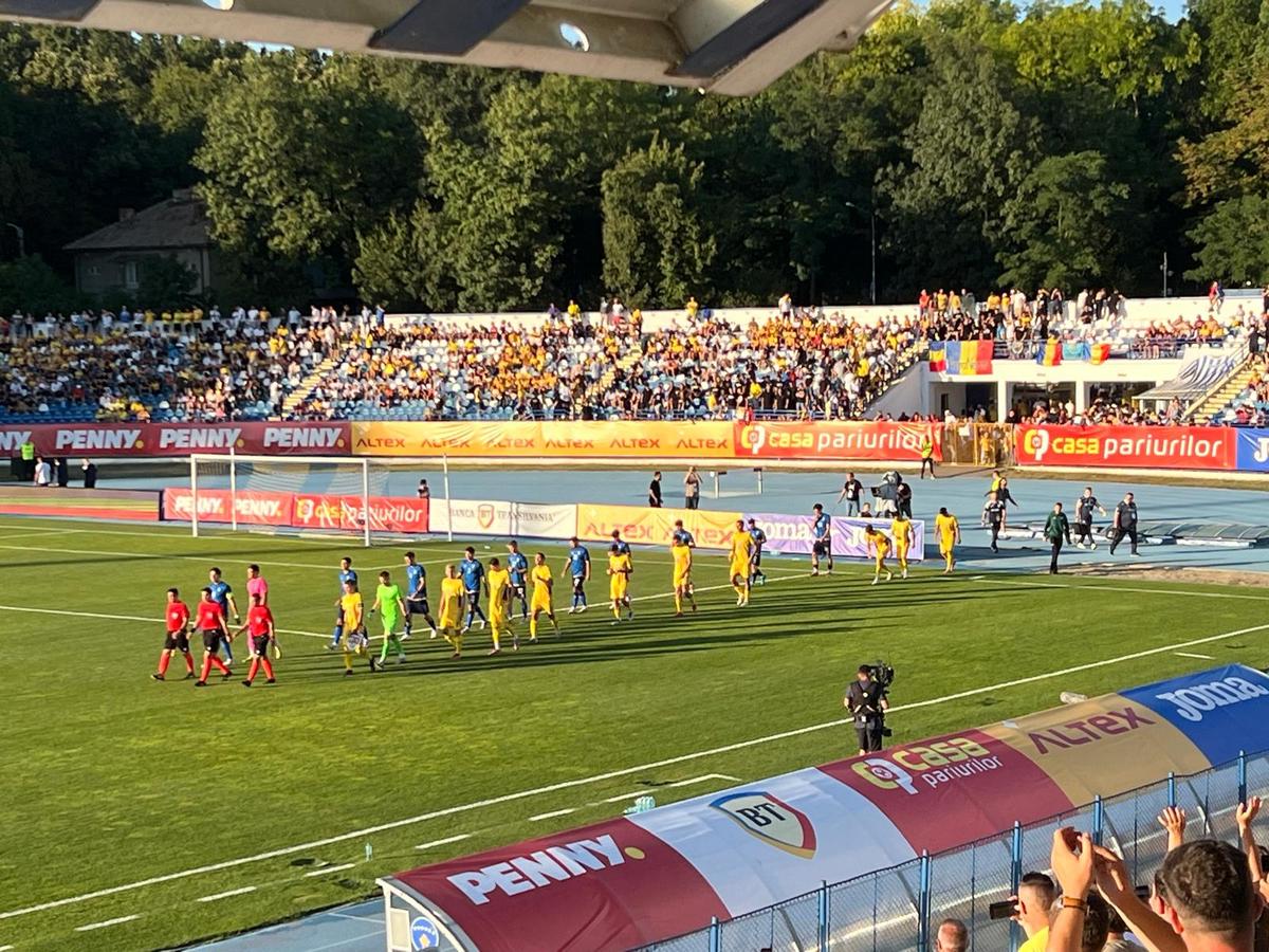 Cum spun kosovarii că au fost tratați la Iași + selecționerul Curelea, declarații comice în conferință