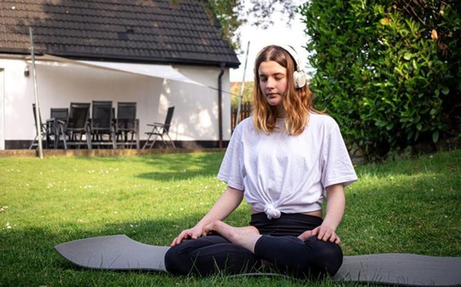 De ce este bine să practicăm Yoga în aer liber