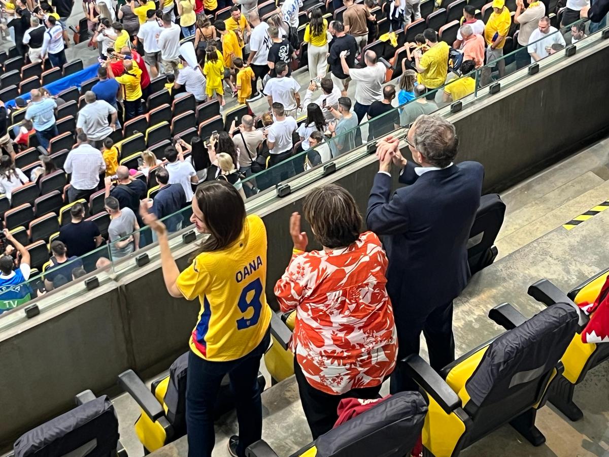 Atmosfera dinaintea meciului amical România - Canada