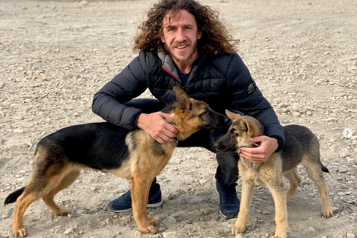 Incredibila transformare a lui Carles Puyol » S-a retras în munți, are o companie bazată pe realitatea virtuală și s-a apucat de acroyoga: „Nu faceți așa ceva acasă!”
