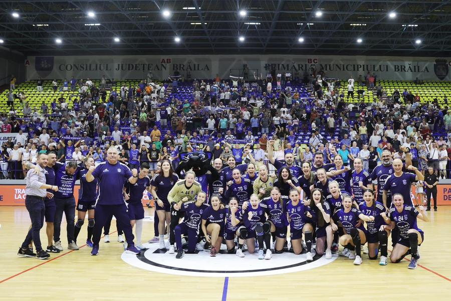 Dunărea Brăila a sărbătorit alături de fani victoria cu Rapid „Tricolora” Beatrice Raicea, prestația începutului de sezon în „Liga Florilor” » 12 goluri contra Rapidului!