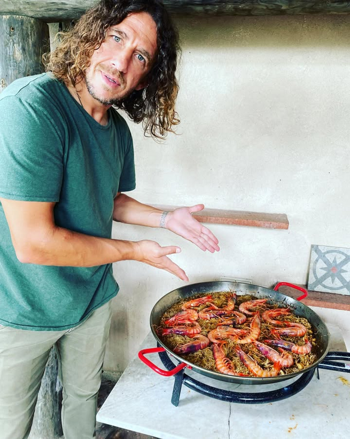 Incredibila transformare a lui Carles Puyol » S-a retras în munți, are o companie bazată pe realitatea virtuală și s-a apucat de acroyoga: „Nu faceți așa ceva acasă!”