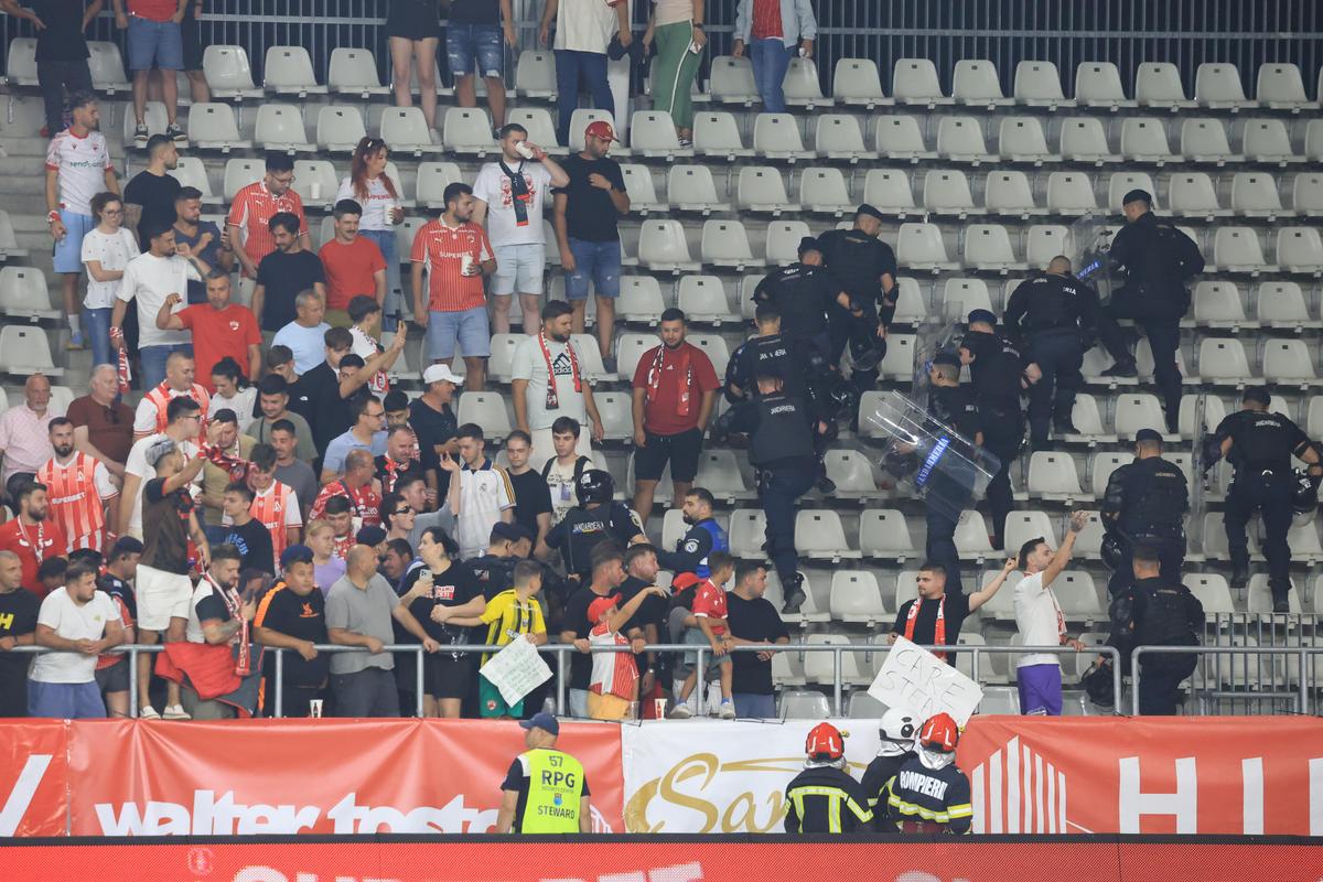 Scandal în tribune după Dinamo - FCSB / foto: Ionuț Iordache