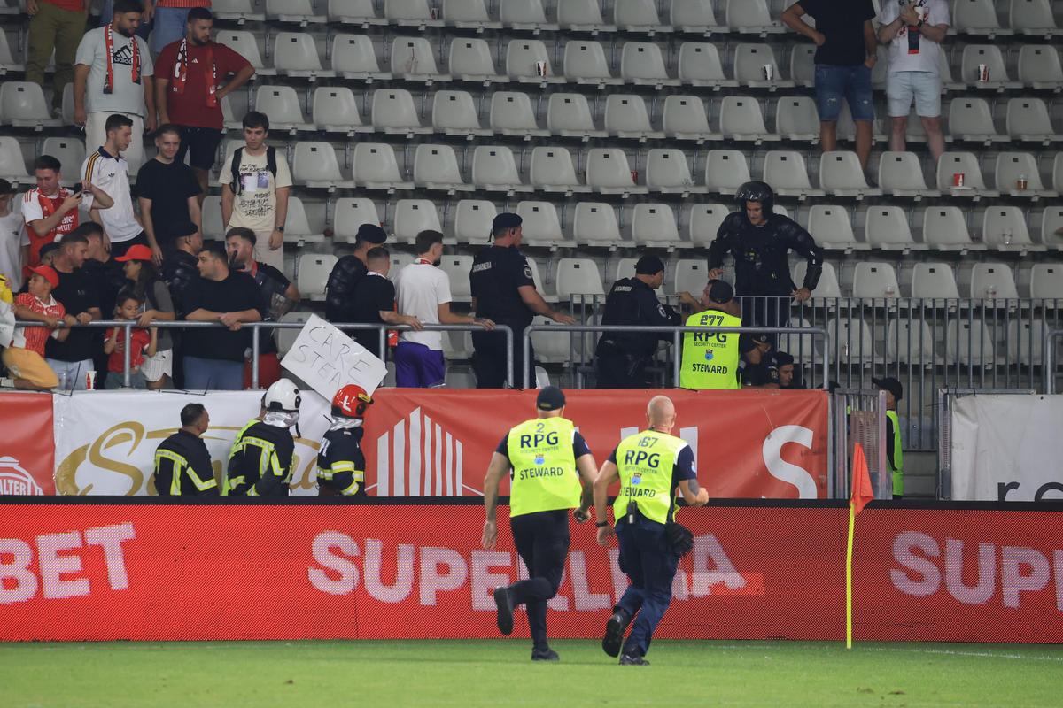 Scandal în tribune după Dinamo - FCSB / foto: Ionuț Iordache
