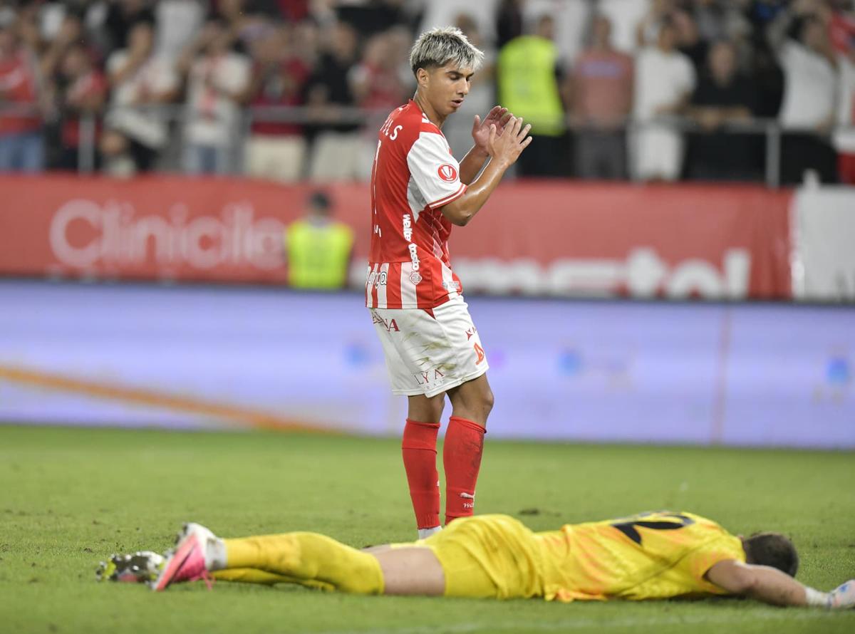 Dinamo o bate pe FCSB într-un derby de neuitat pe „Arc” » Trei goluri, două „roșii” și un protagonist nedorit: Istvan Kovacs!