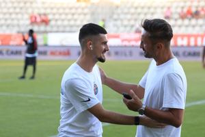 Imagini tari înainte de Dinamo - FCSB: Cu cine au dialogat Meriton Korenica, Eddy Gnahore și Valentin Crețu