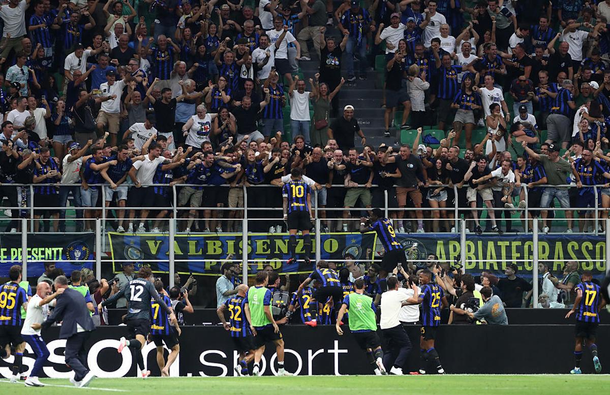 Chivu a sprintat spre peluză după revenirea epică din fața lui Napoli