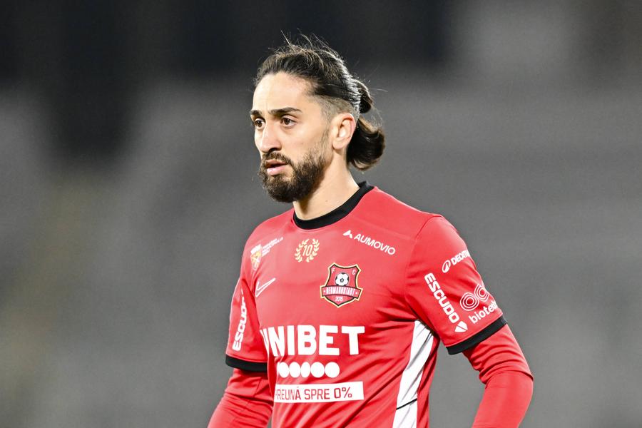 Eduard Florescu // foto: imago images „Nu m-a sunat nimeni din club” » Situația incredibilă prin care trece fotbalistul uitat după accidentare