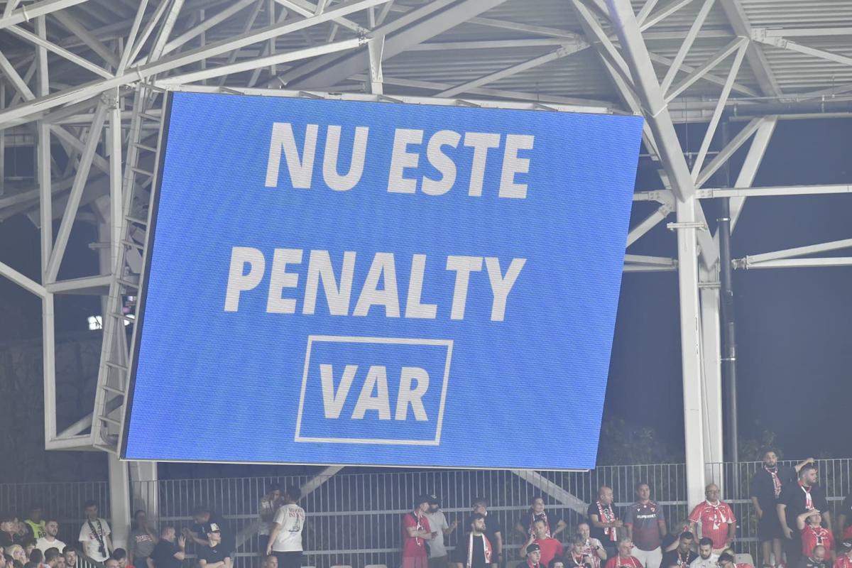 Imagini de la Dinamo - FCSB