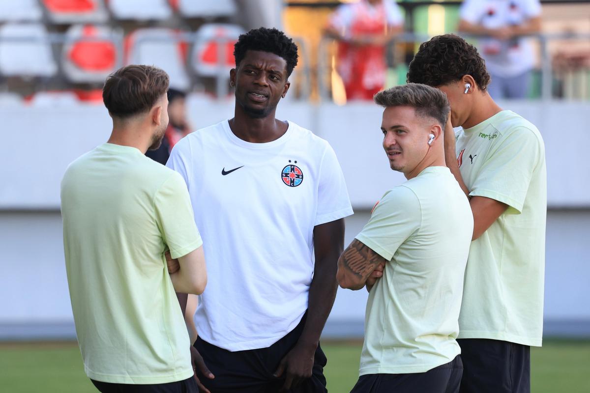 Jucătorii de la FCSB, înainte de meciul cu Dinamo
