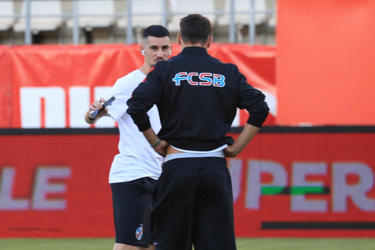Jucătorii de la FCSB, înainte de meciul cu Dinamo
