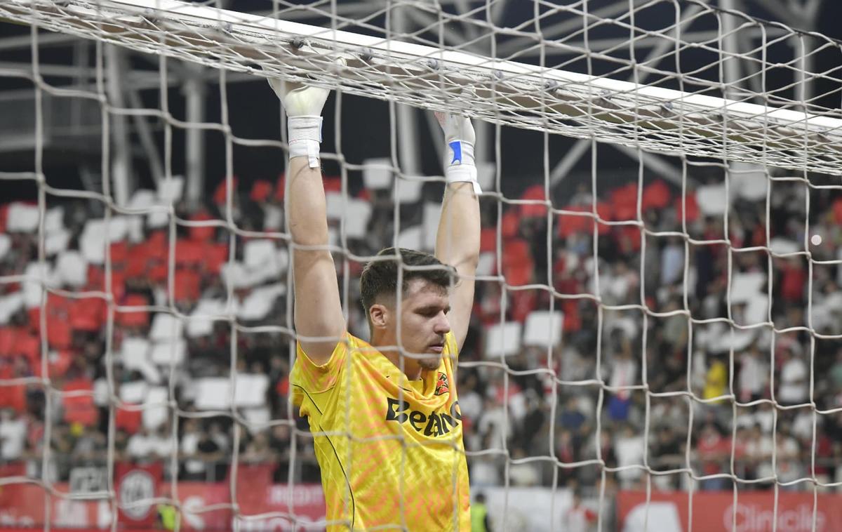 Dinamo o bate pe FCSB într-un derby de neuitat pe „Arc” » Trei goluri, două „roșii” și un protagonist nedorit: Istvan Kovacs!