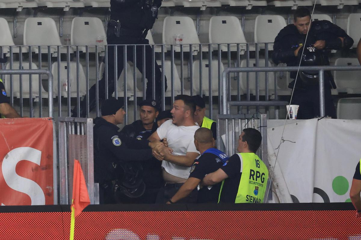 Scandal în tribune după Dinamo - FCSB / foto: Ionuț Iordache