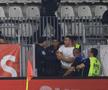 Scandarea favorită a peluzei, imediat după Dinamo - FCSB + Suporterii au sărit la bătaie!