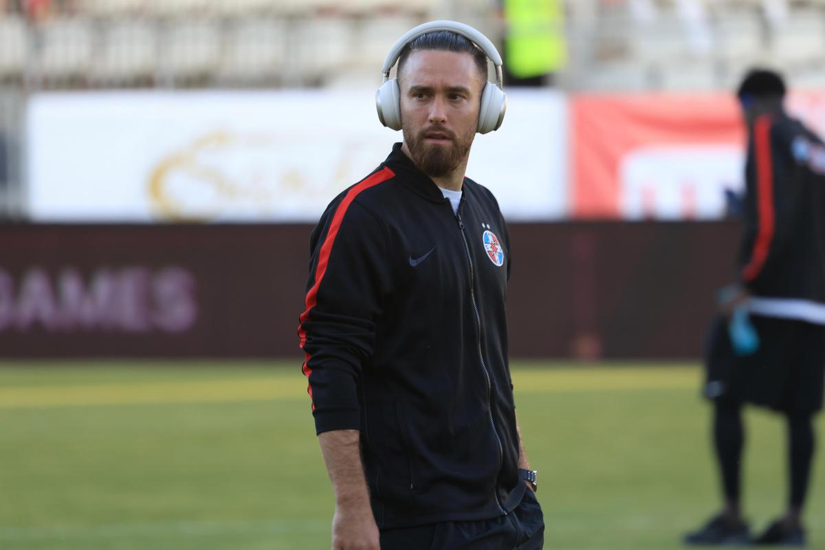 Imagini tari înainte de Dinamo - FCSB » „Gașca” lui Crețu la revenirea în lot + cu cine s-a întreținut nou-venitul Korenica
