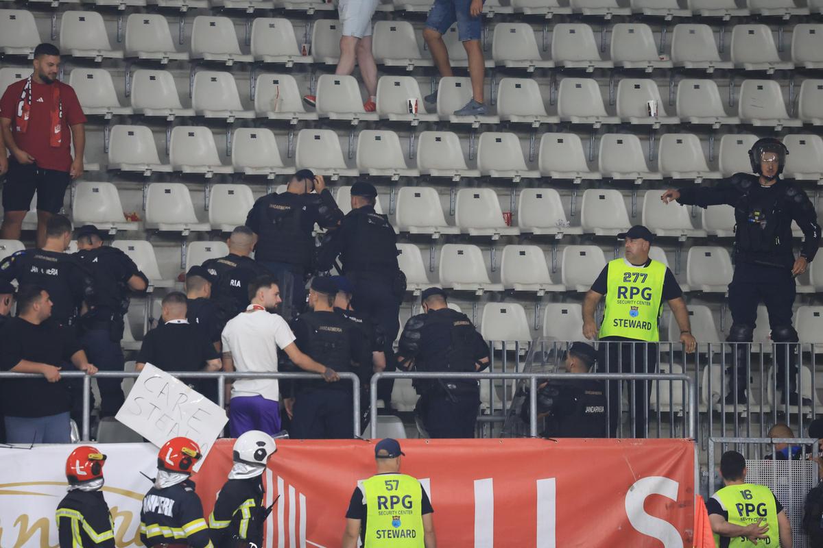 Scandal în tribune după Dinamo - FCSB / foto: Ionuț Iordache