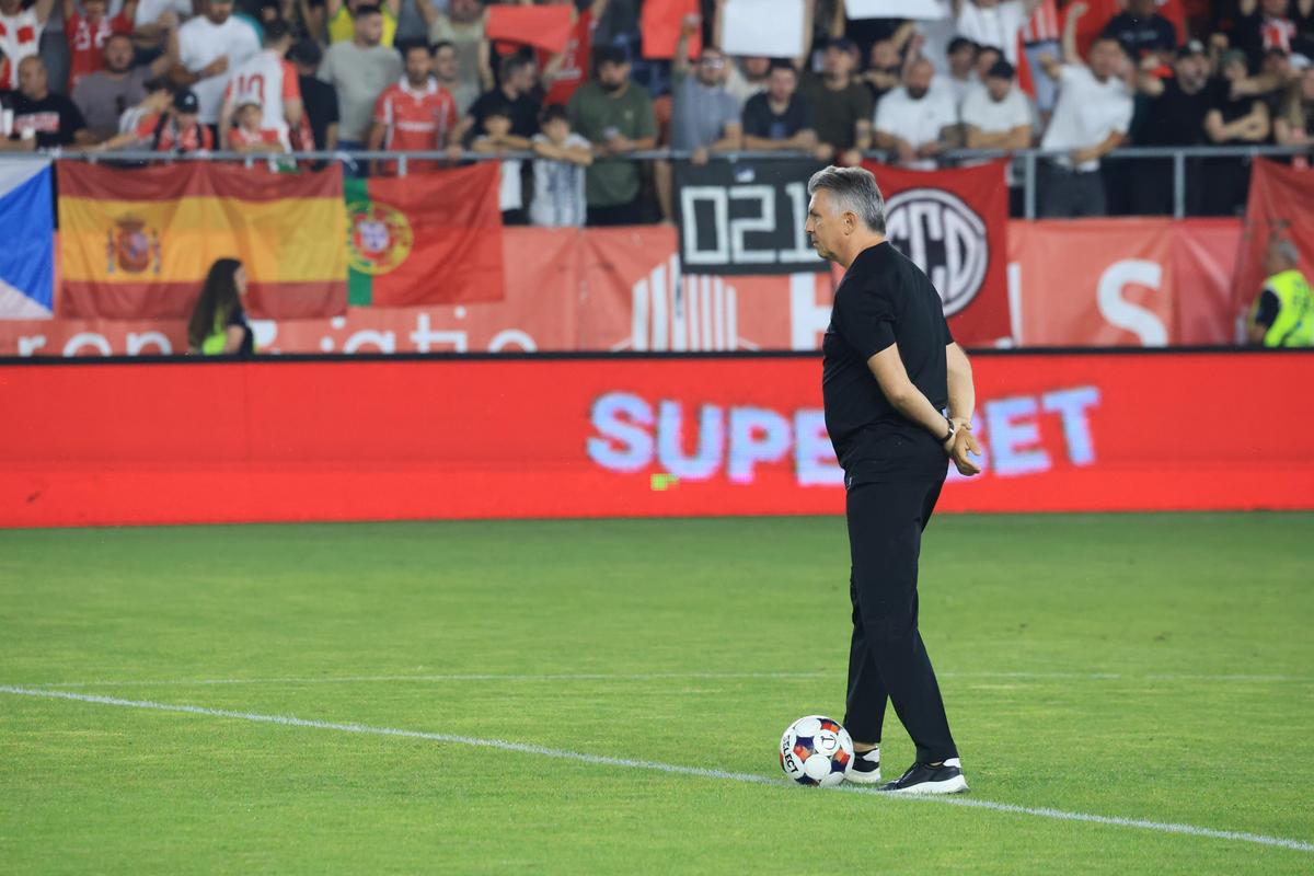Dinamo o bate pe FCSB într-un derby de neuitat pe „Arc” » Trei goluri, două „roșii” și un protagonist nedorit: Istvan Kovacs!