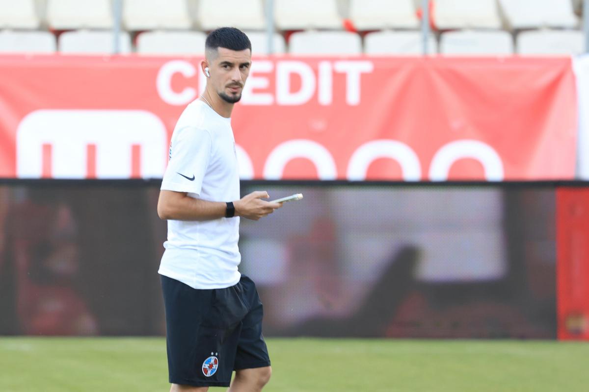 Imagini tari înainte de Dinamo - FCSB » „Gașca” lui Crețu la revenirea în lot + cu cine s-a întreținut nou-venitul Korenica