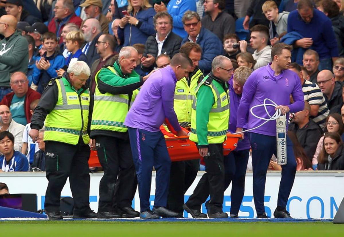 BRIGHTON - TOTTENHAM 3-0 // FOTO Accidentare HORROR în Premier League » Hugo Lloris și-a rupt mâna și a avut nevoie de masca de oxigen