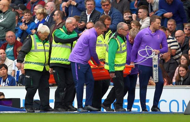 BRIGHTON - TOTTENHAM 3-0 // FOTO Accidentare HORROR în Premier League » Hugo Lloris și-a rupt mâna și a avut nevoie de masca de oxigen