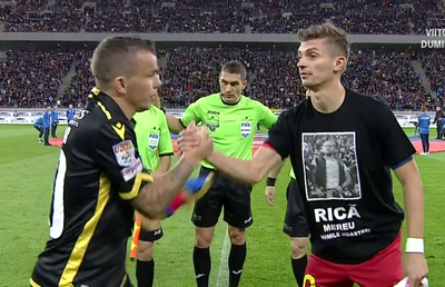 FCSB - DINAMO // FOTO & VIDEO Gest superb al jucătorilor de la FCSB » Tricouri dedicate suporterului decedat