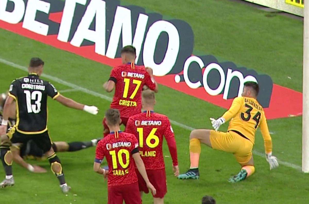 FCSB - DINAMO // FOTO+VIDEO Să vină VAR! Penalty clar neacordat „câinilor”: „Kovacs ar fi văzut dacă avea reluări”