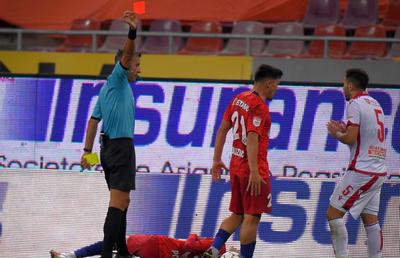 Dinamo chiar e DISTRUSĂ de arbitri! Din protejații puterii, „câinii” au ajuns cei mai dezavantajați din Liga 1!