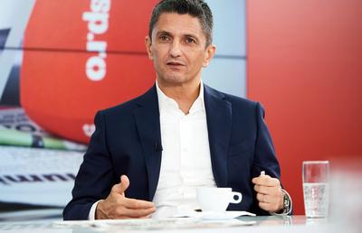Ediție eveniment la „Prietenii lui Ovidiu”, MIERCURI, ora 20:00 » Răzvan Lucescu, dezvăluiri în exclusivitate: „Când am fost la națională au fost interese, presiuni, războaie”