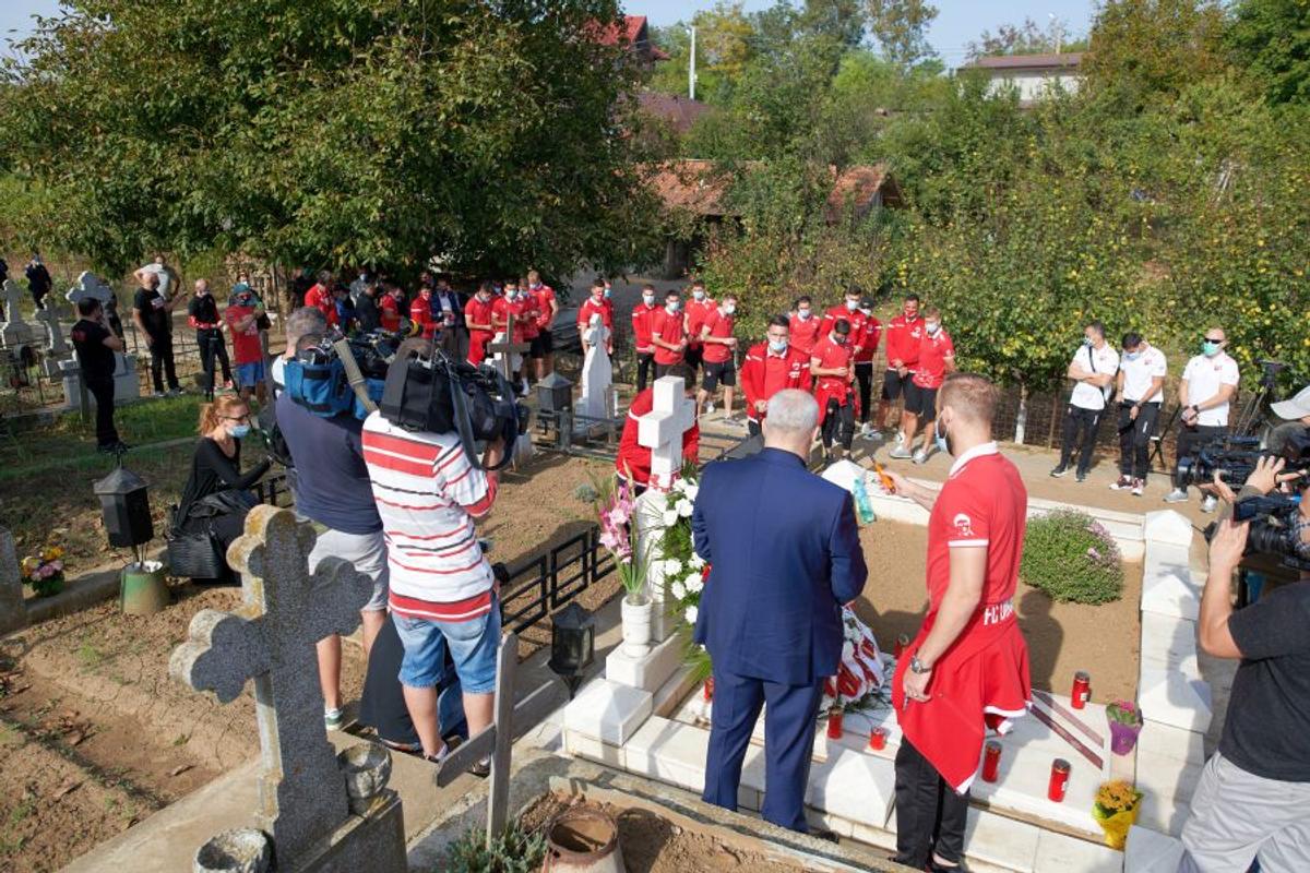 Cosmin Contra și jucătorii lui Dinamo au mers la mormântul lui Cătălin Hîldan