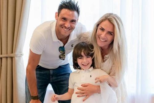 Mario Camora, alături de familie