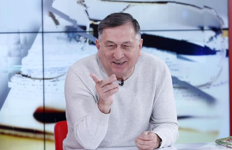 Ion Crăciunescu EXCLUSIV Șefii lui Dinamo negociază cu Ion Crăciunescu, omul care le-ar rezolva marea problemă: erorile de arbitraj! UPDATE Ce spune fostul arbitru