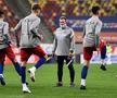 Thomas Neubert a aflat în preziua meciului că e negativ, la derby a condus încălzirea de dinainte, iar la final s-a bucurat împreună cu jucătorii pentru victorie