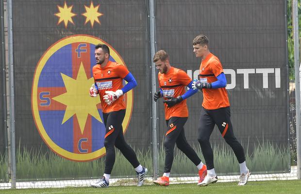3 fotbaliști de la FCSB depistați pozitiv cu COVID-19