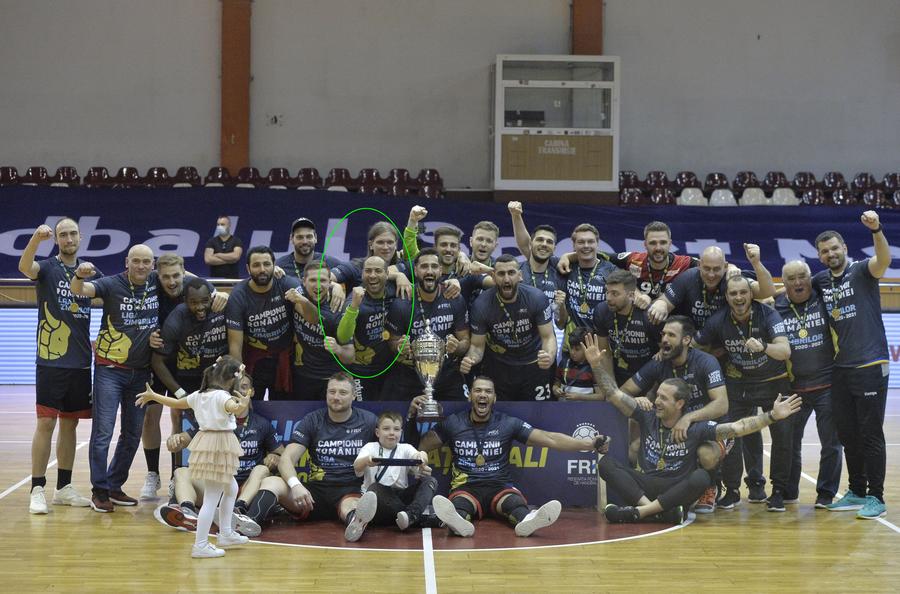 Missaoui, campion cu Dinamo în „Liga Zimbrilor” Planuri atipice pentru antrenorul dinamovist Makrem Missaoui: viitor în agricultură și politică » Îi „înțeapă” pe fotbaliști: „Sunt enervant de slabi!”