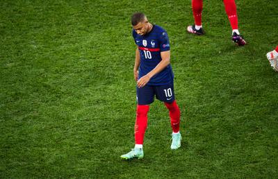Tensiuni în Hexagon » Mbappe, furibund: „Dacă naționala e fericită fără mine, atunci sunt gata să plec!”
